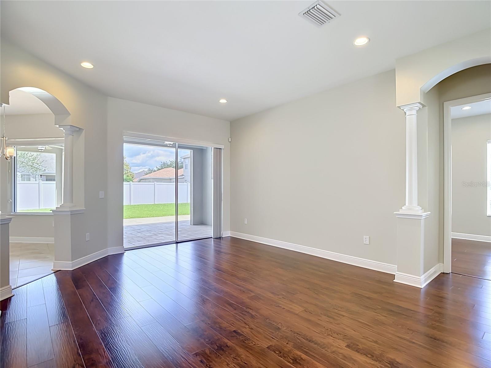 MEADOW POINTE - Residential