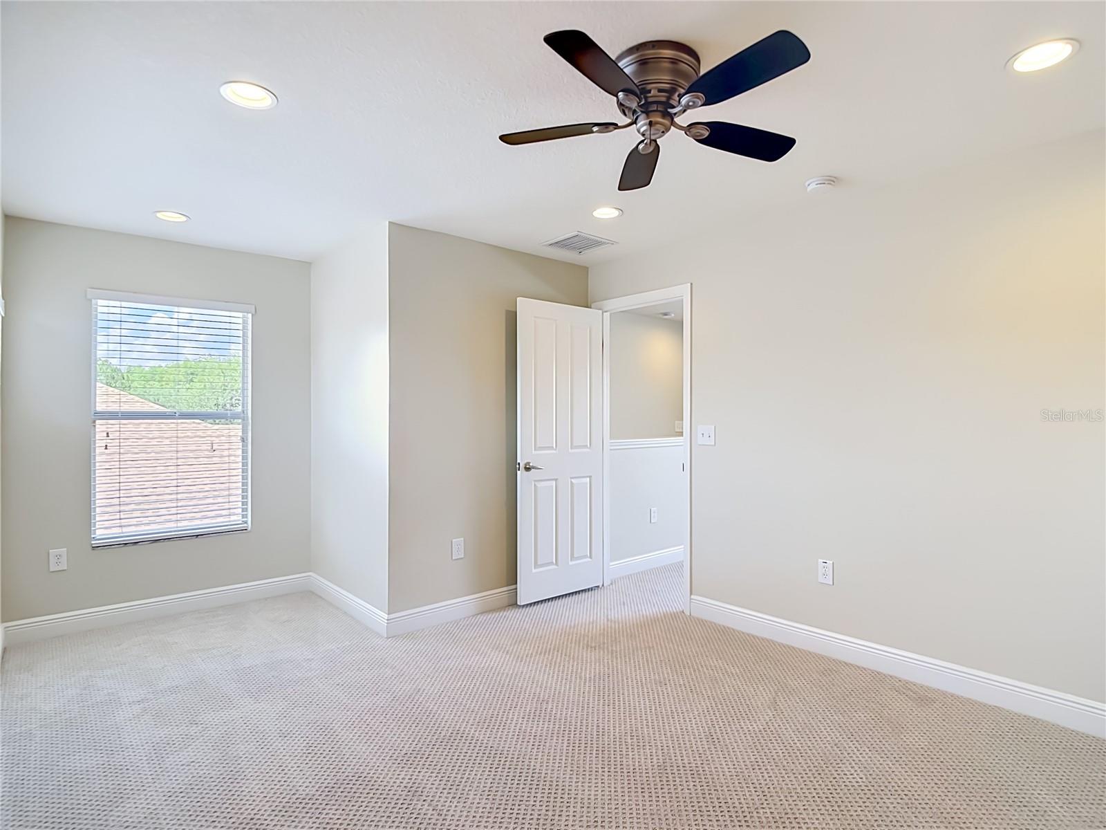 MEADOW POINTE - Residential