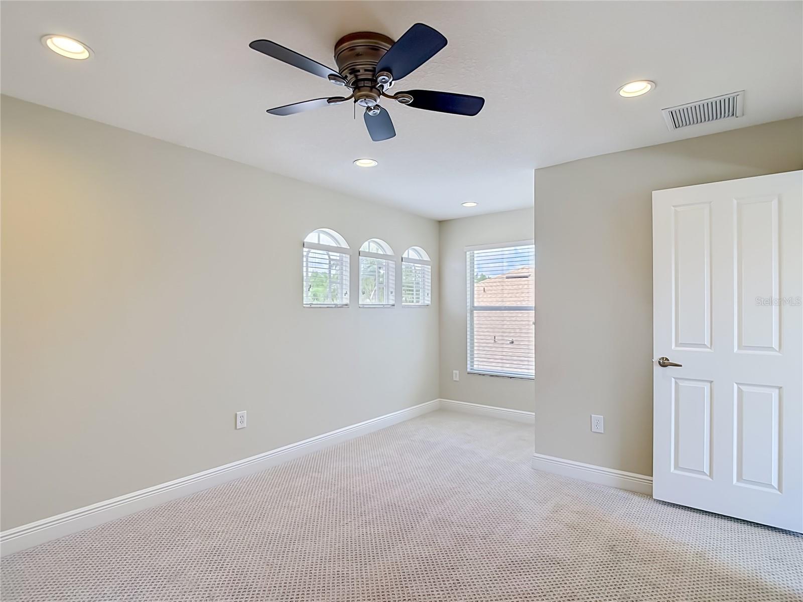 MEADOW POINTE - Residential
