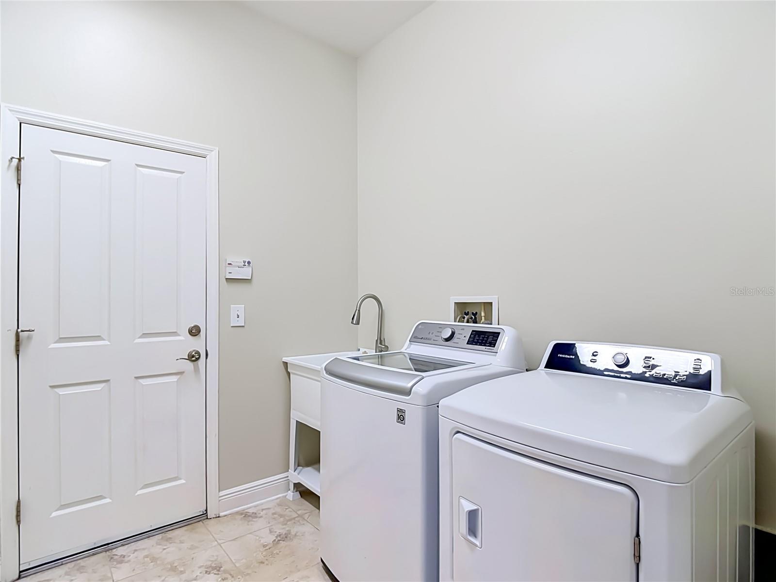 MEADOW POINTE - Residential