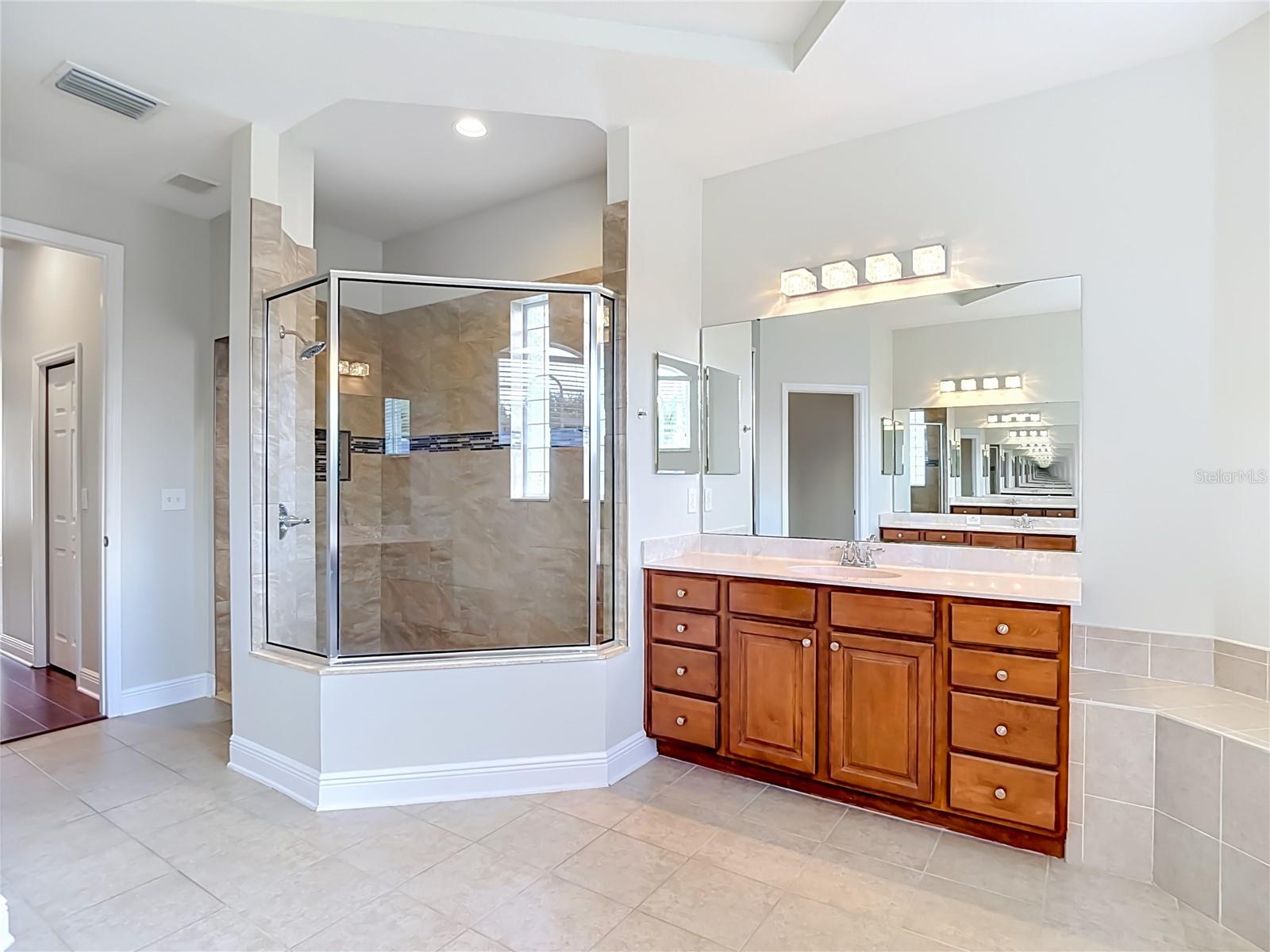 MEADOW POINTE - Residential