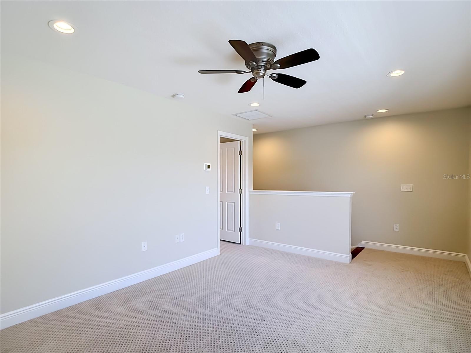 MEADOW POINTE - Residential