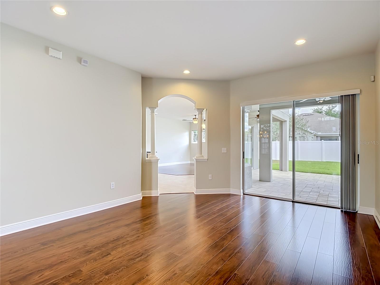MEADOW POINTE - Residential