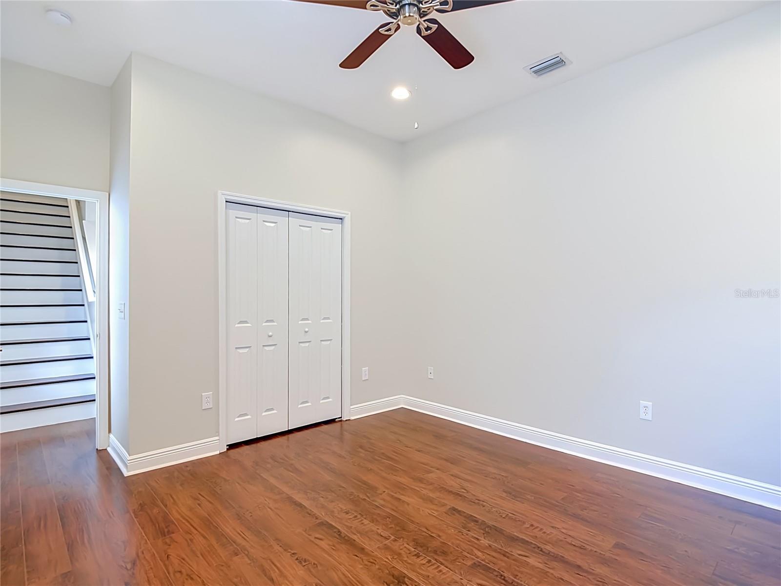 MEADOW POINTE - Residential
