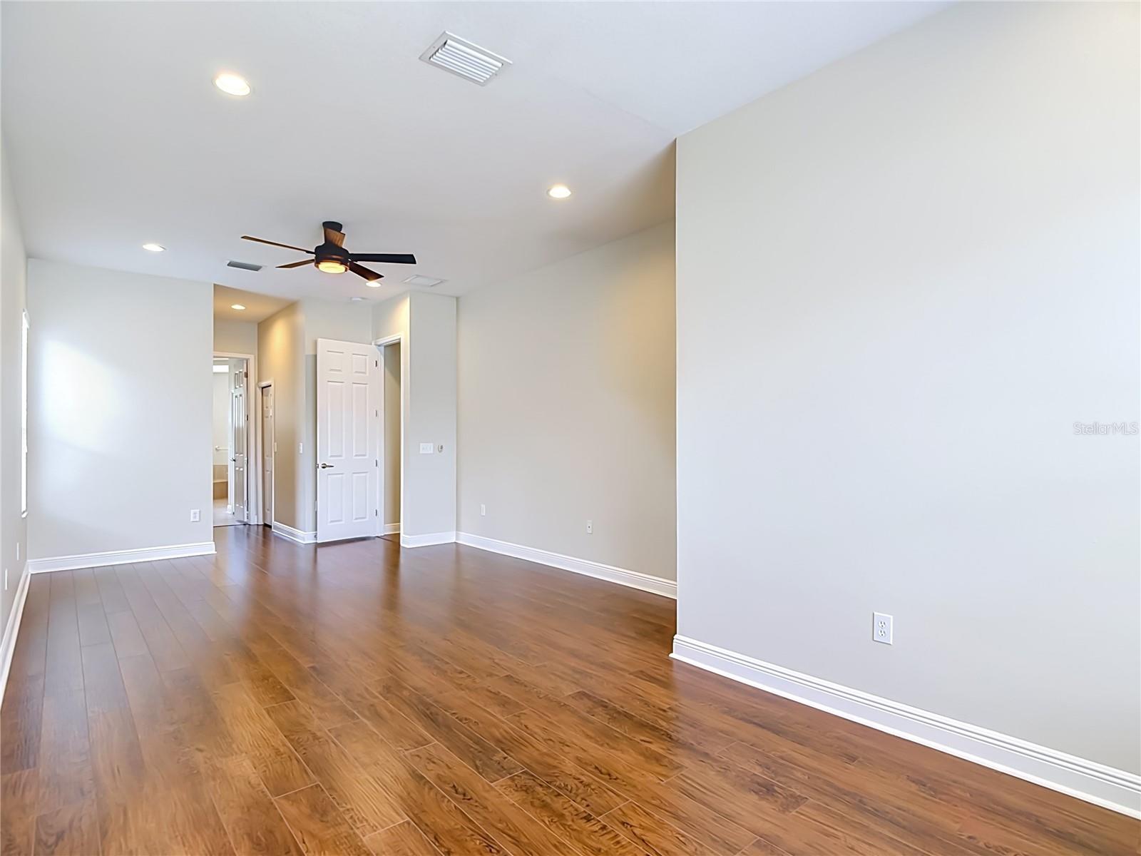 MEADOW POINTE - Residential