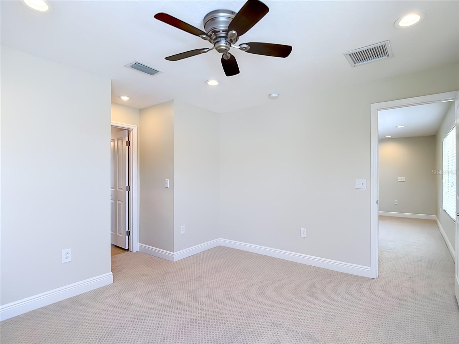 MEADOW POINTE - Residential