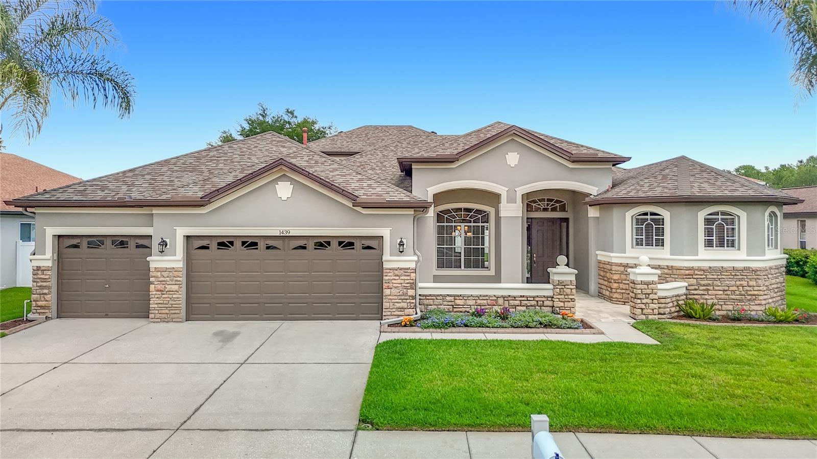 MEADOW POINTE - Residential