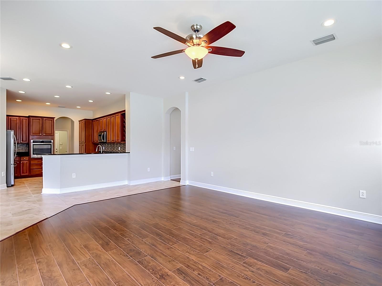 MEADOW POINTE - Residential