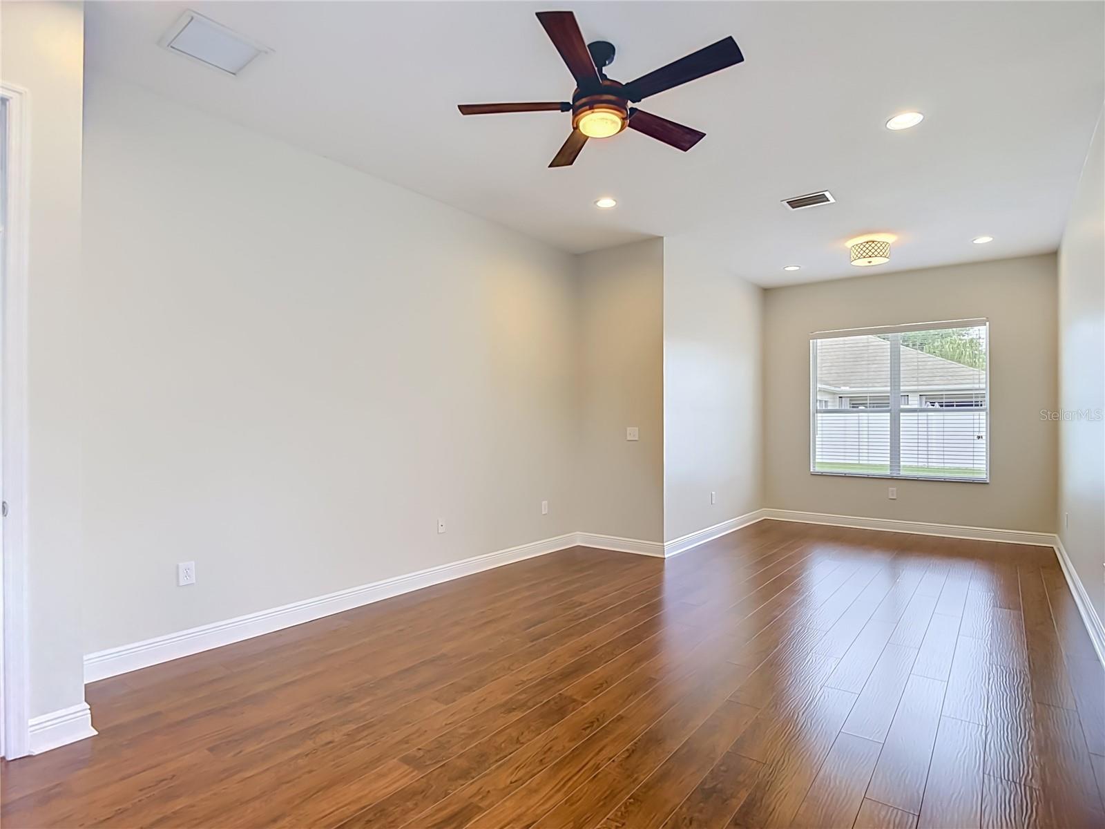 MEADOW POINTE - Residential