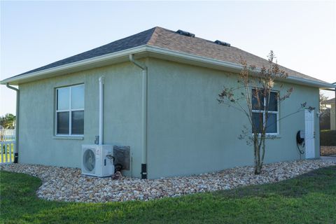 A home in PARRISH