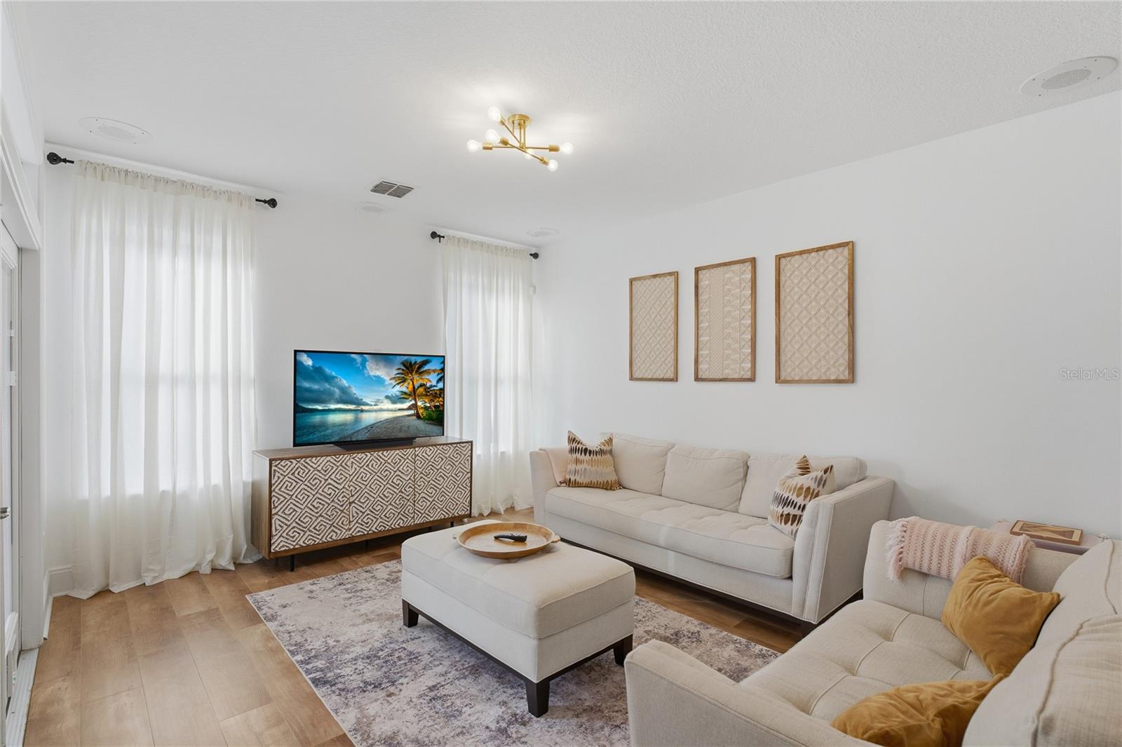 WINDERMERE LANDINGS PH 2 - Residential