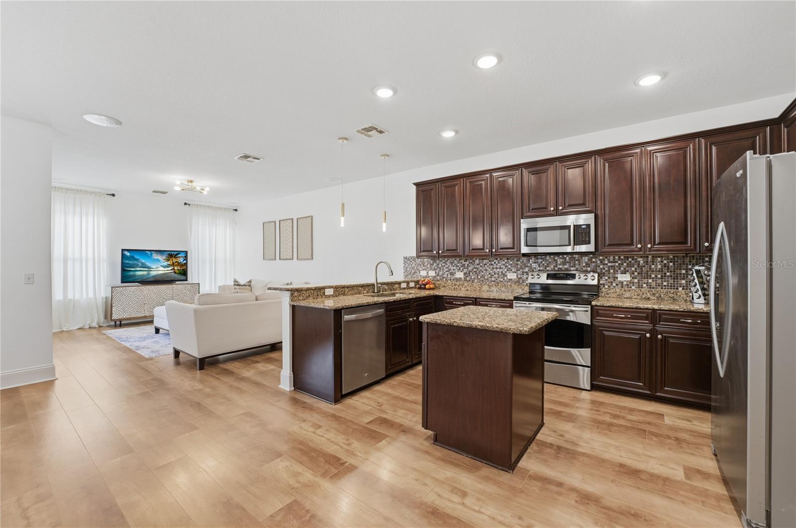 WINDERMERE LANDINGS PH 2 - Residential