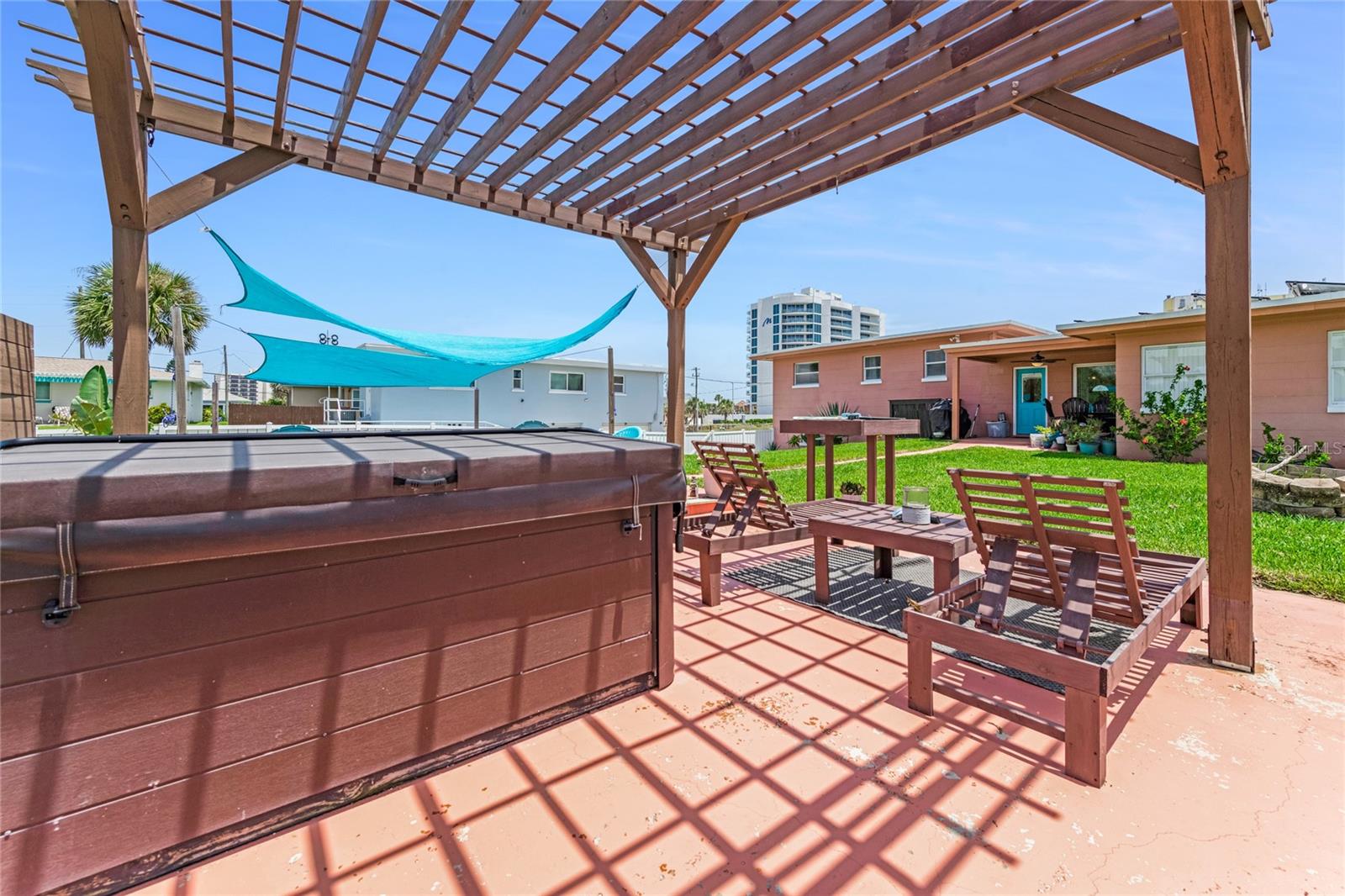 PATO MANOR - Residential