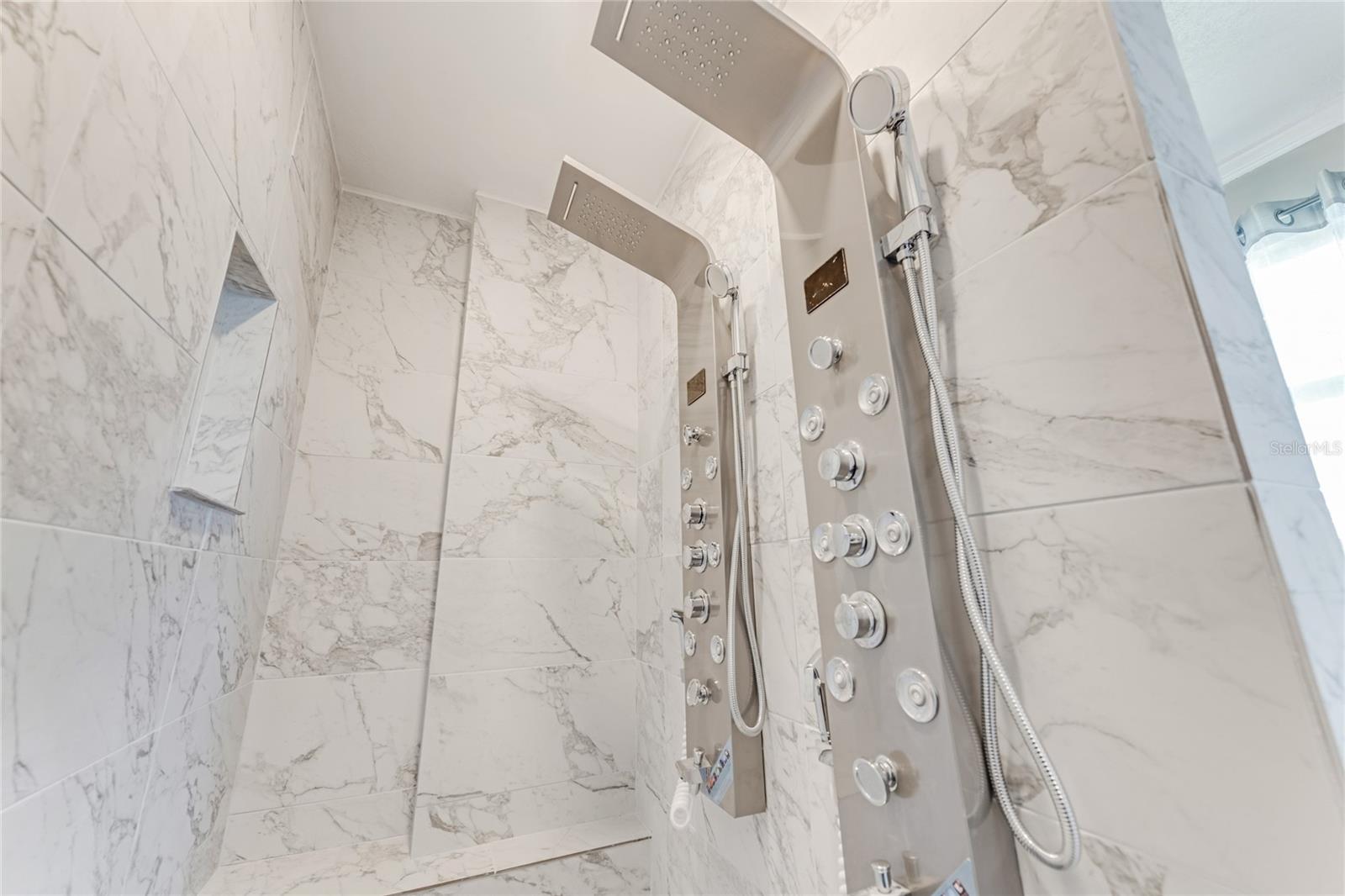 PATO MANOR - Residential