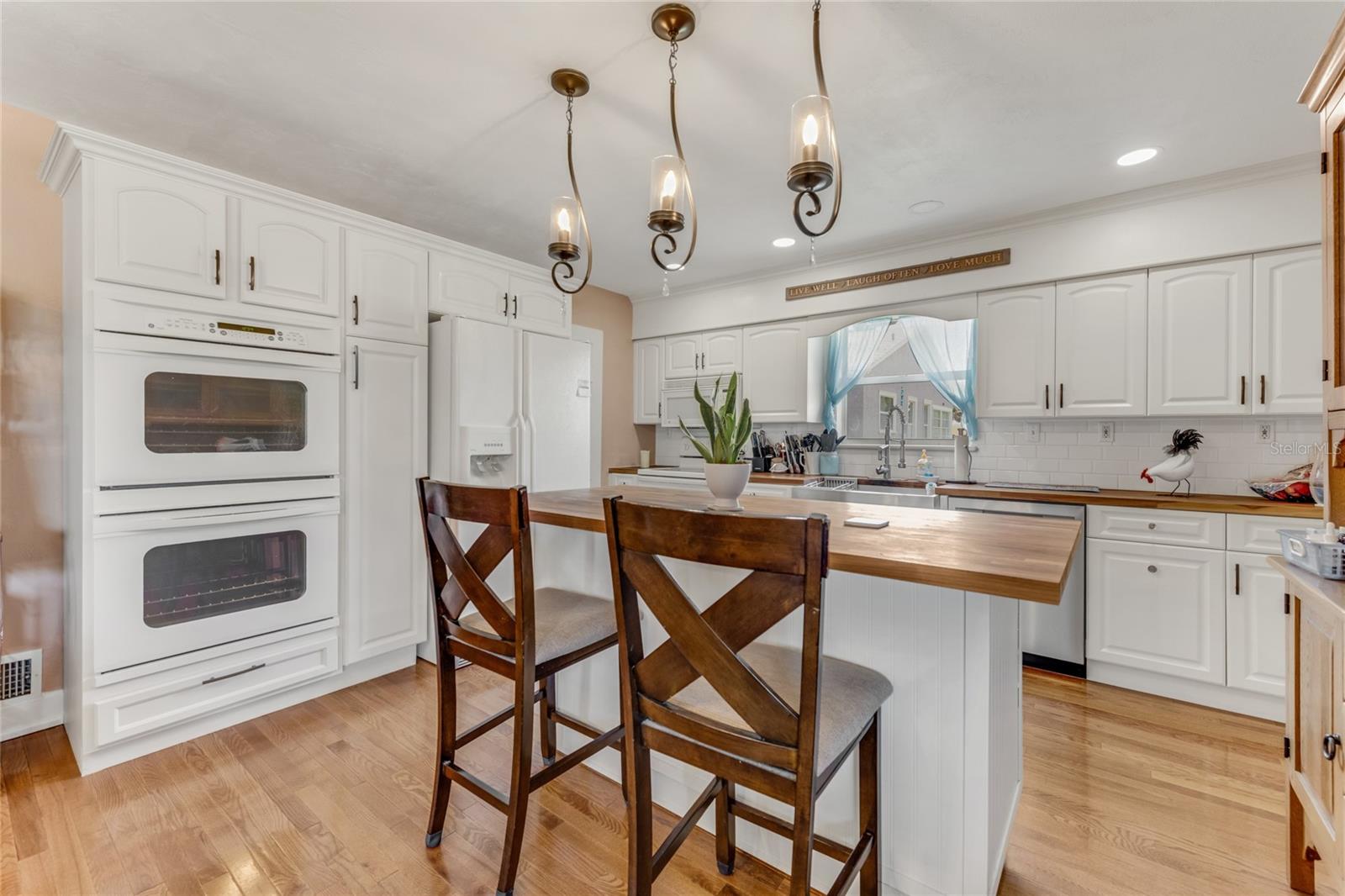 PATO MANOR - Residential