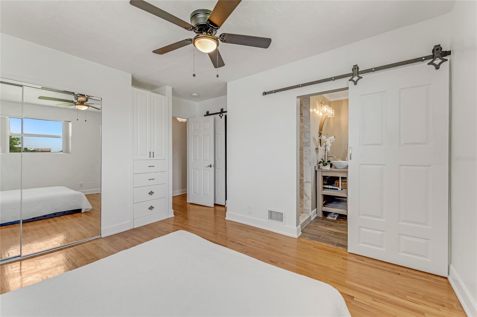 PATO MANOR - Residential