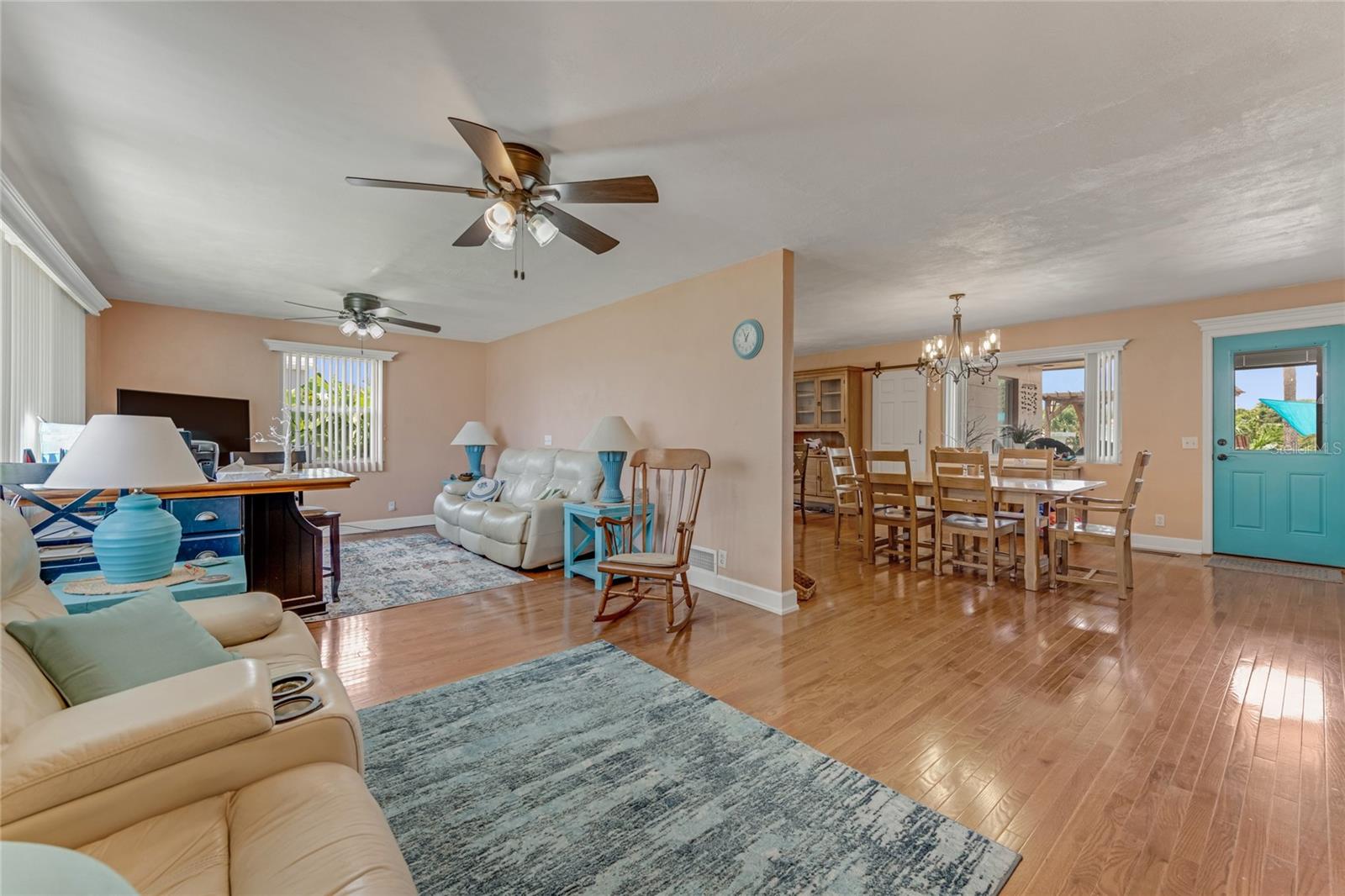 PATO MANOR - Residential