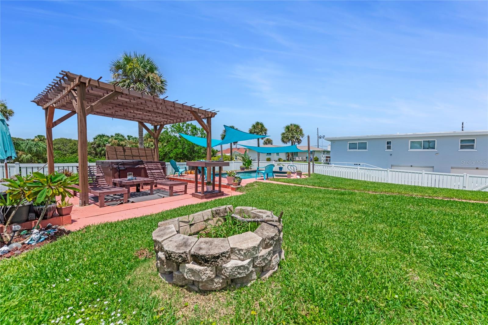 PATO MANOR - Residential