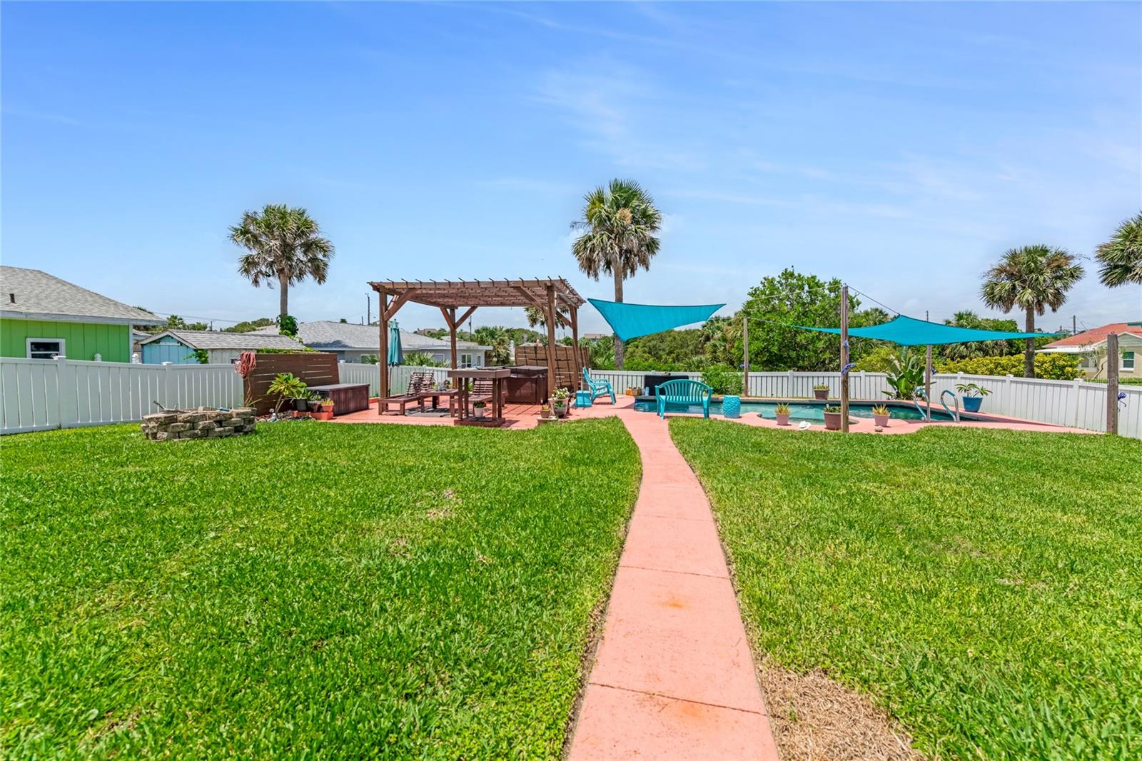 PATO MANOR - Residential