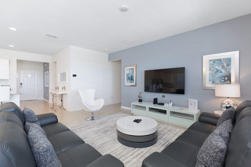 8012 OAK SHADOW COURT