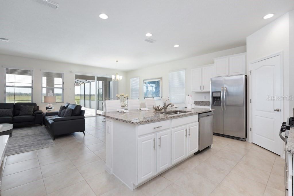 8012 OAK SHADOW COURT