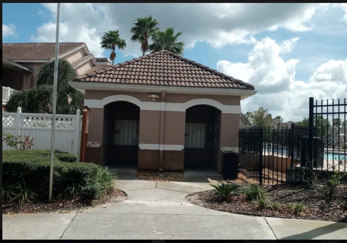 THE VILLAS CONDO - Residential Lease