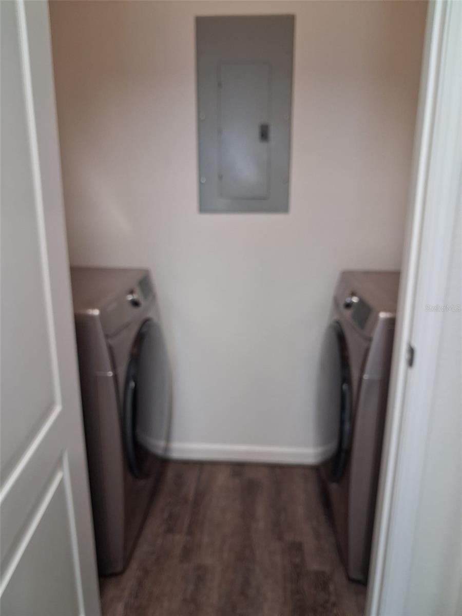 THE VILLAS CONDO - Residential Lease