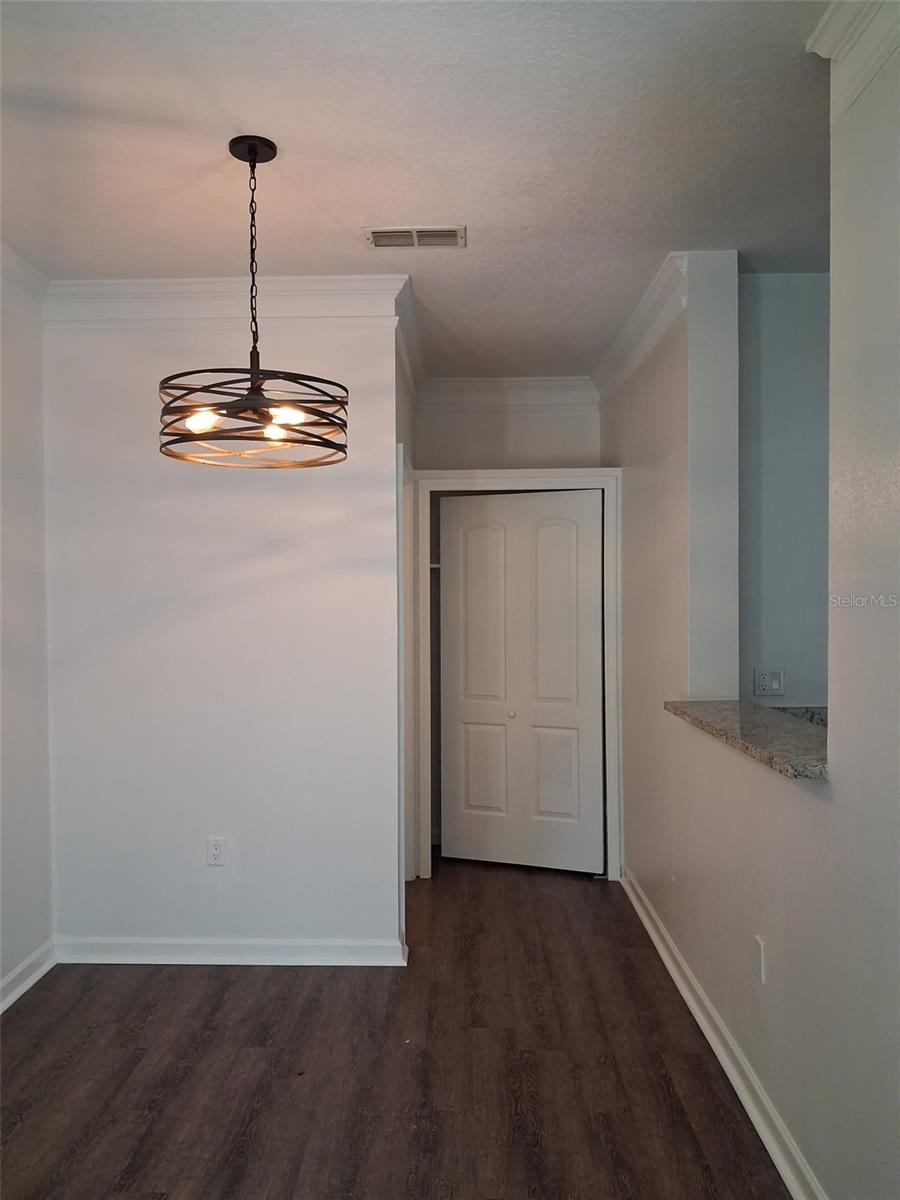 THE VILLAS CONDO - Residential Lease