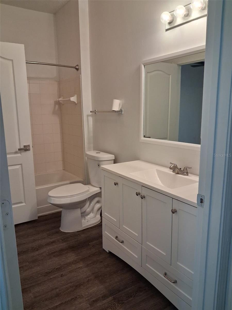 THE VILLAS CONDO - Residential Lease