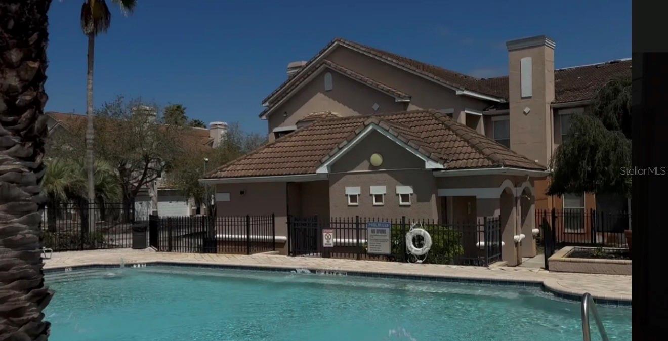 THE VILLAS CONDO - Residential Lease
