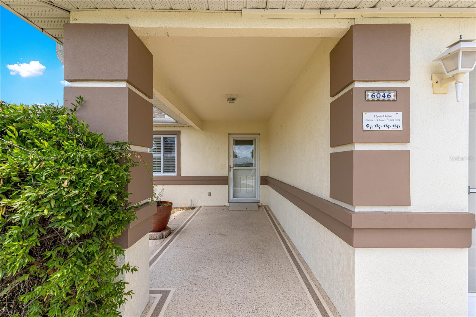 6046 SW 98 LOOP