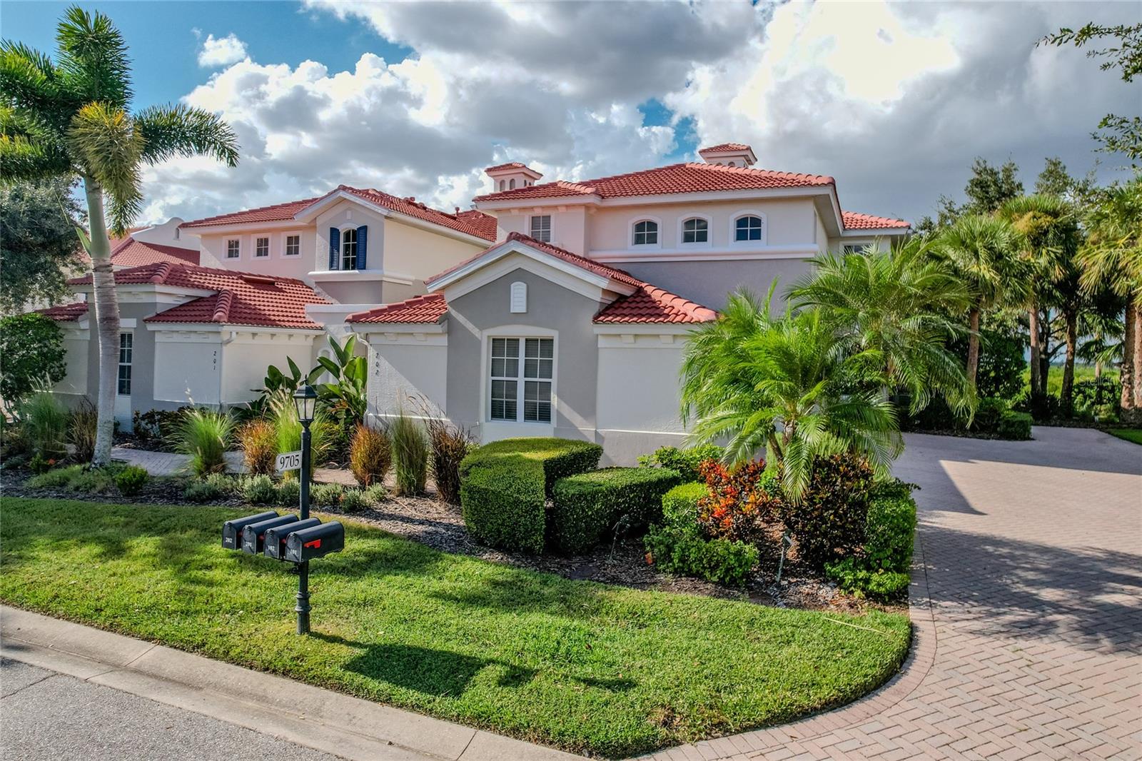 WATERLEFE GOLF & RIVER CLUB - Residential