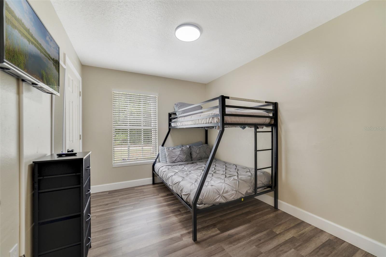 CARLTON VILLAGE SUB - Residential Lease