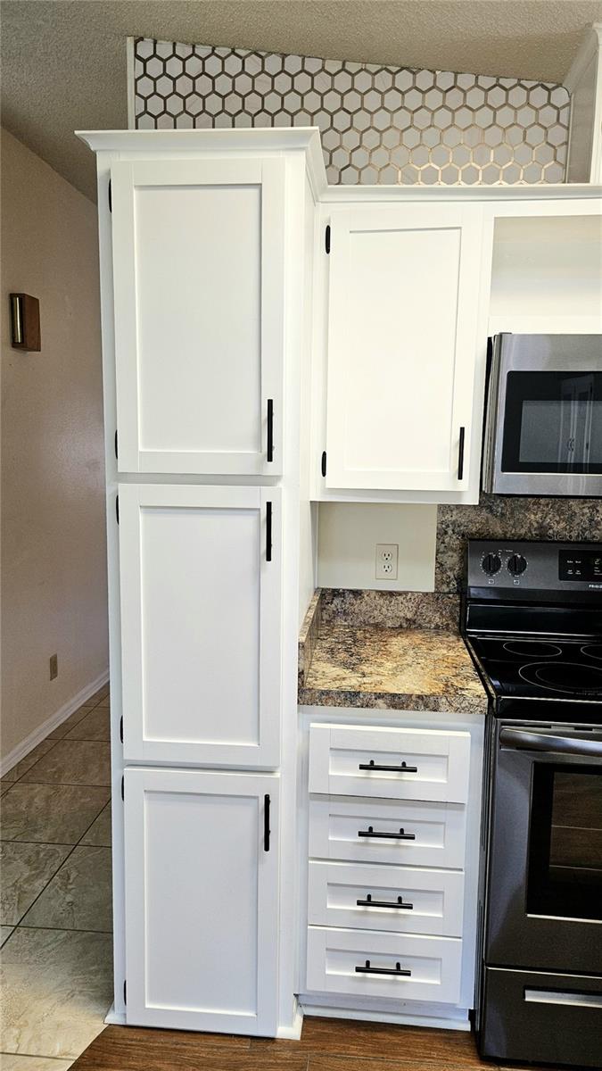 LADY LAKE ORANGE BLOSSOM GARDENS UNIT 08 - Residential