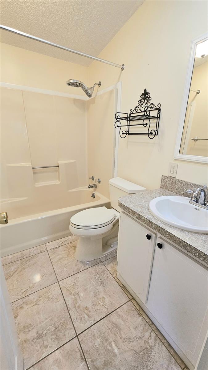 LADY LAKE ORANGE BLOSSOM GARDENS UNIT 08 - Residential