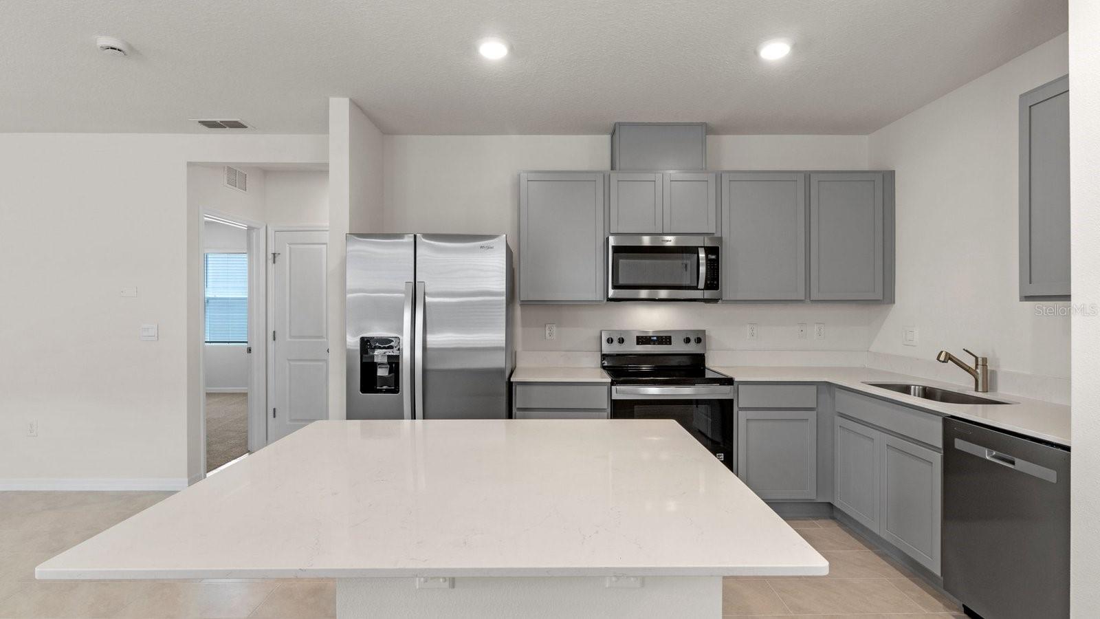 MAGNOLIA POINTE - Residential