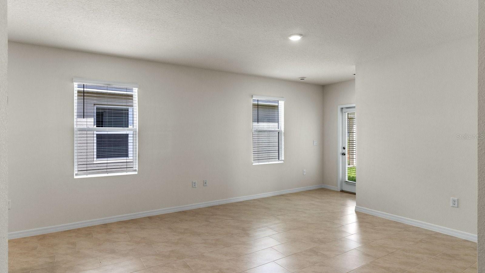 MAGNOLIA POINTE - Residential