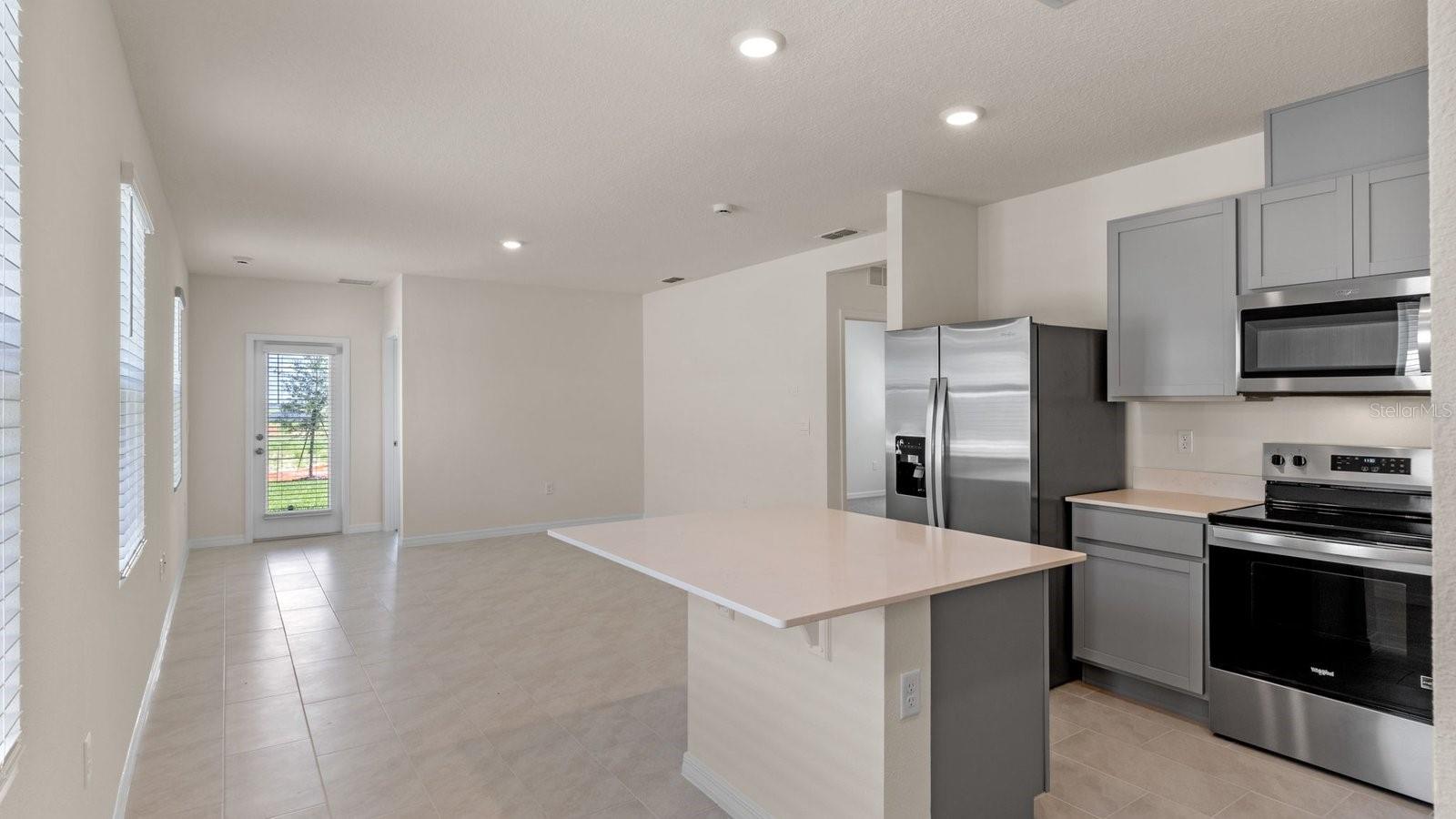 MAGNOLIA POINTE - Residential