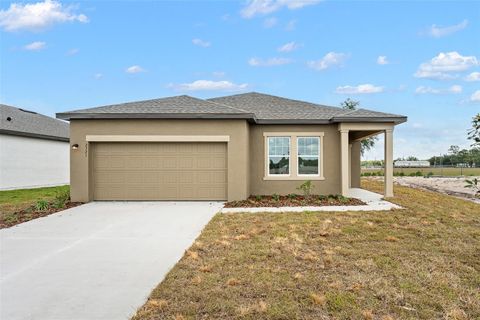 A home in LAKE WALES