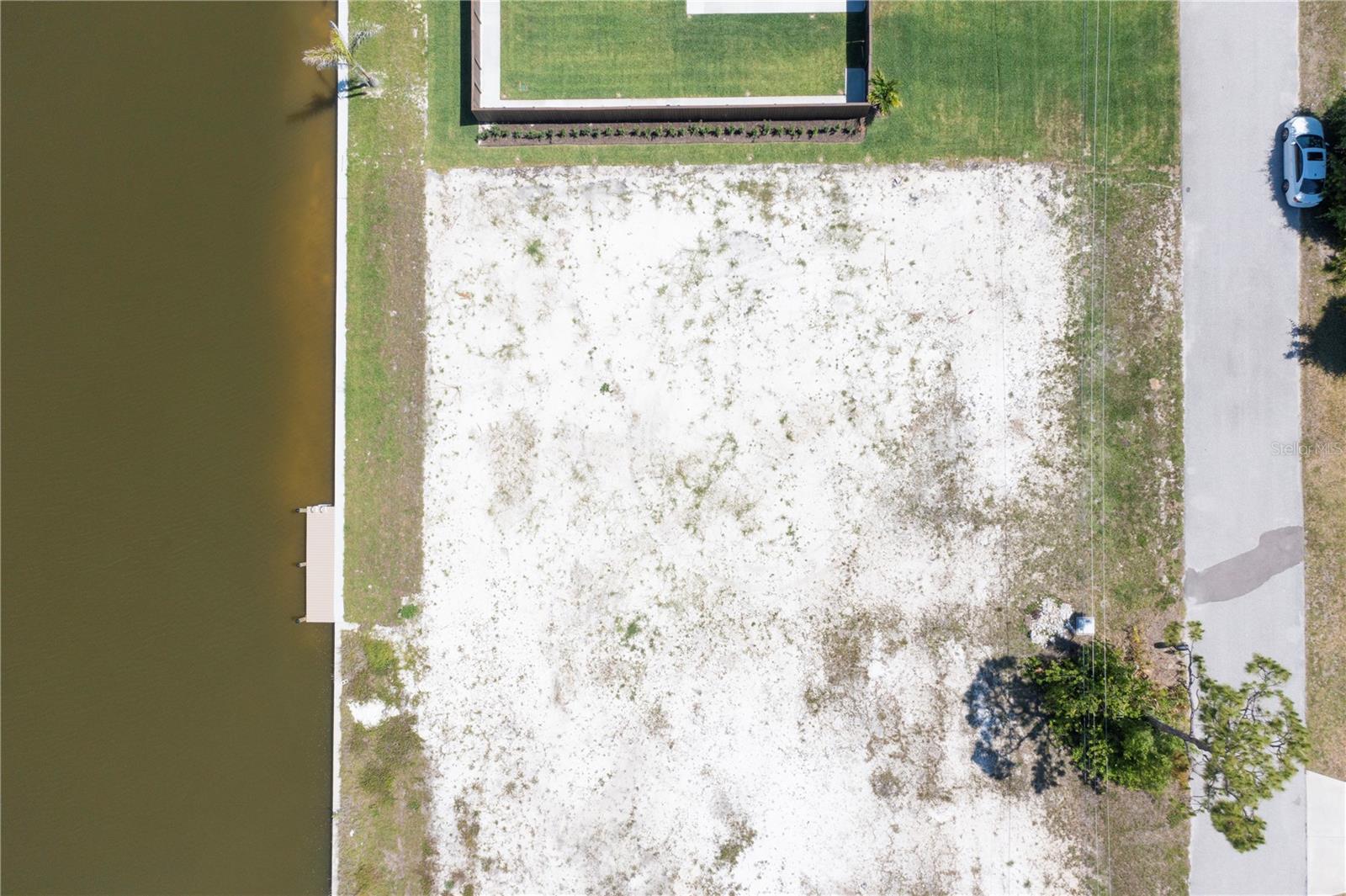 CAPE CORAL - Land