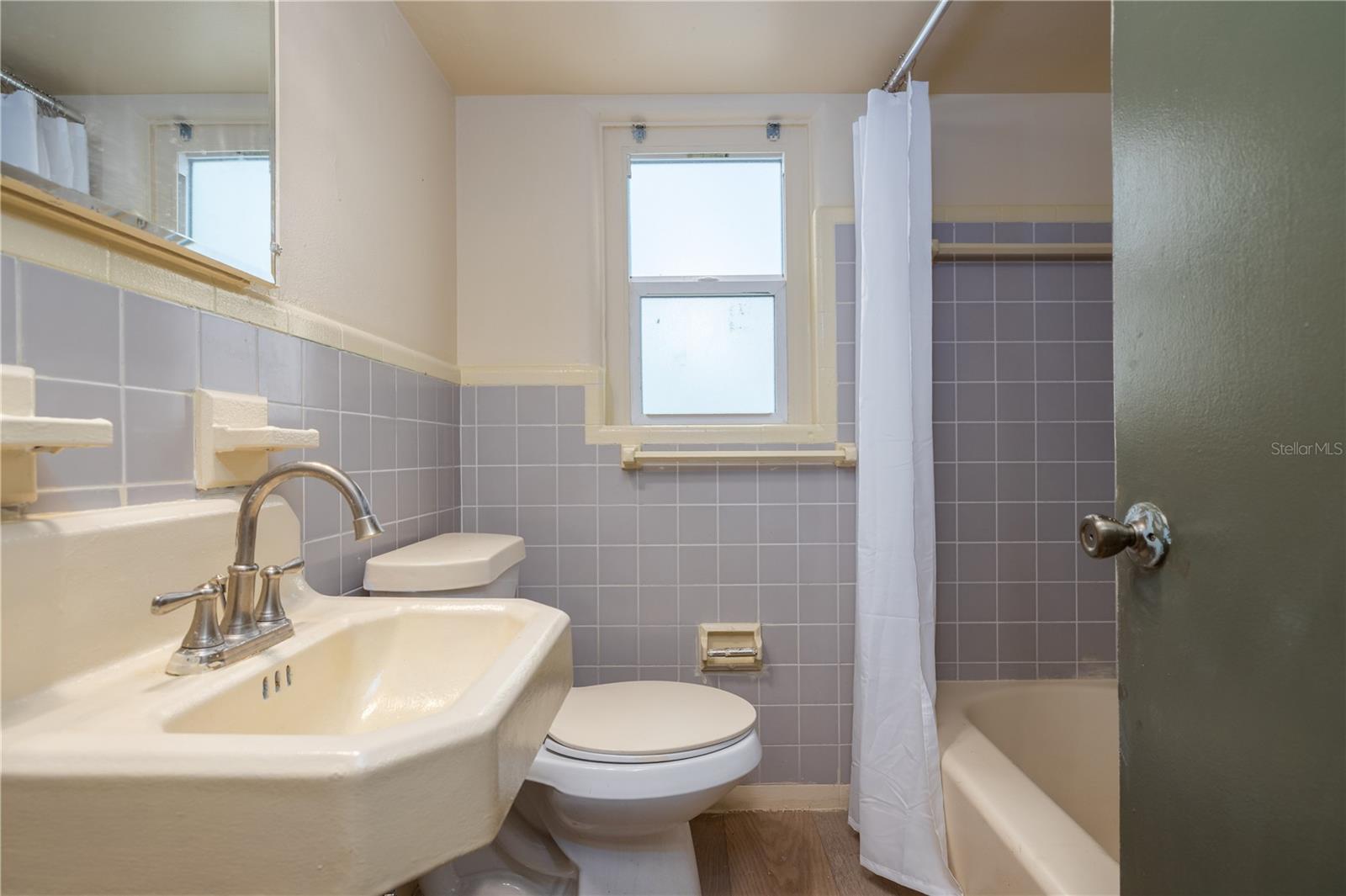 SILVER TERRACE - Residential Income