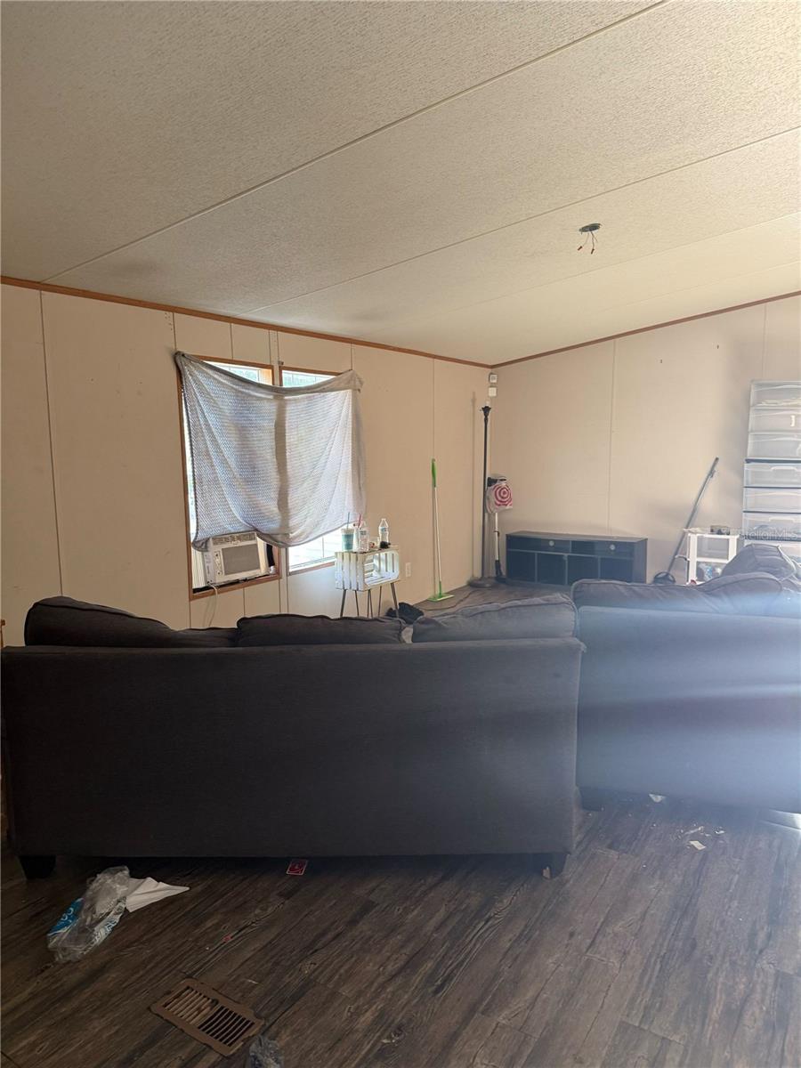 ACREAGE & UNREC - Residential