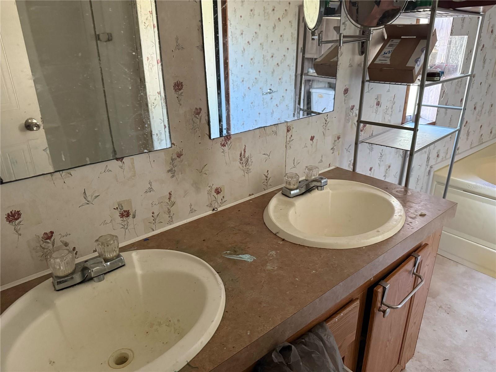 ACREAGE & UNREC - Residential