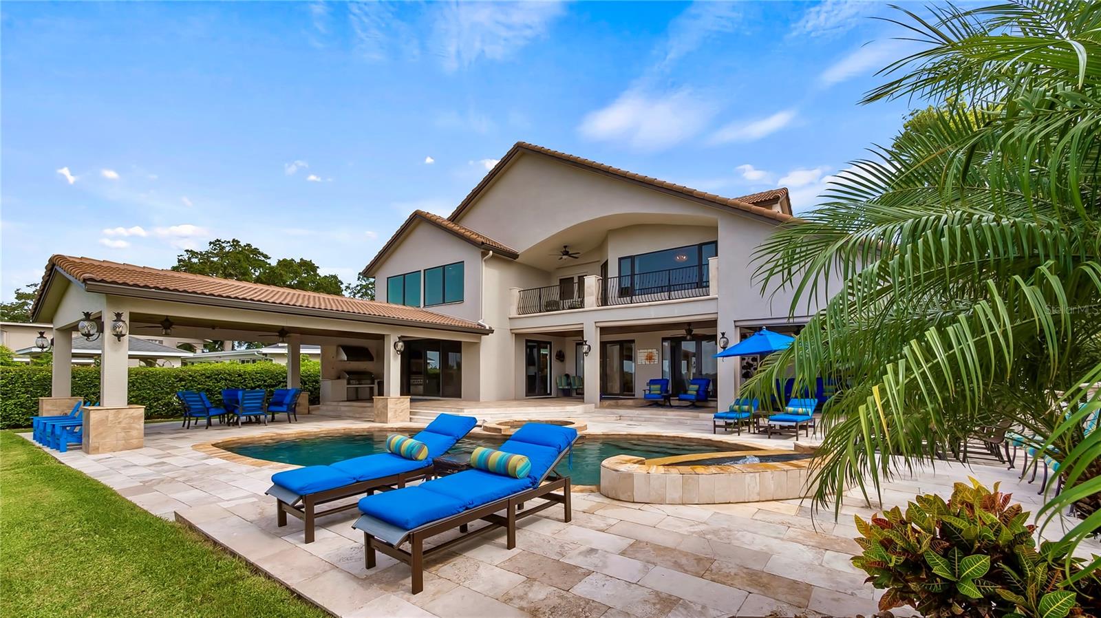 LAKE DOWN SHORES - Residential