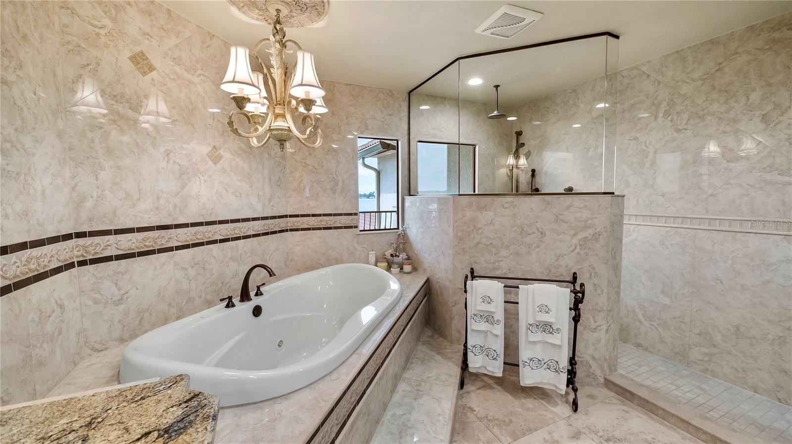 LAKE DOWN SHORES - Residential