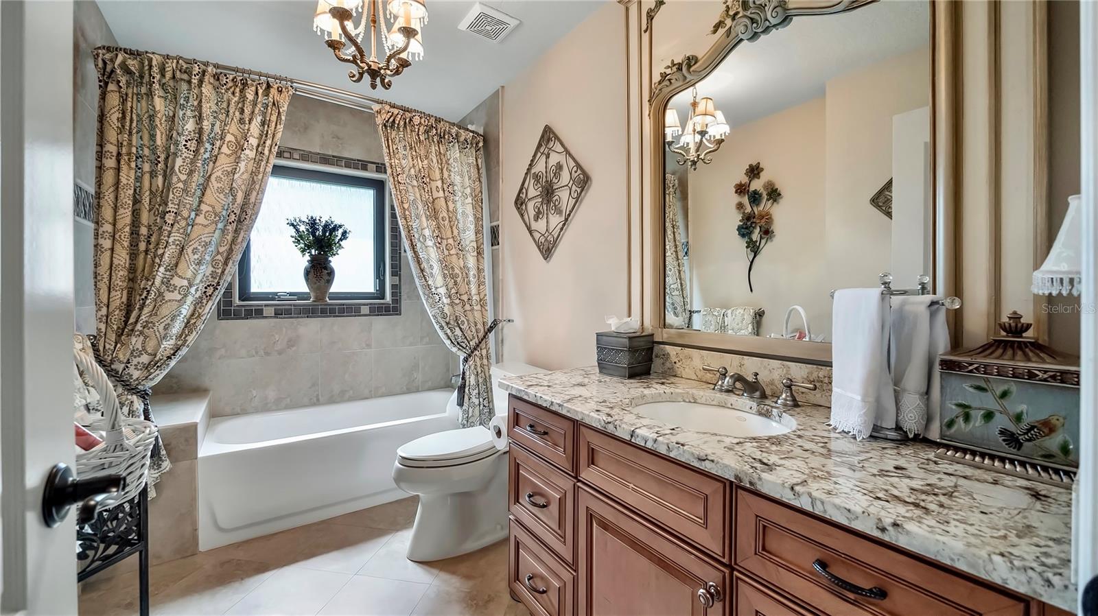 LAKE DOWN SHORES - Residential