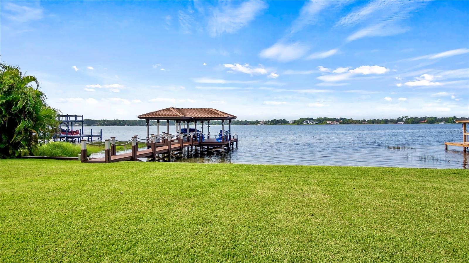 LAKE DOWN SHORES - Residential