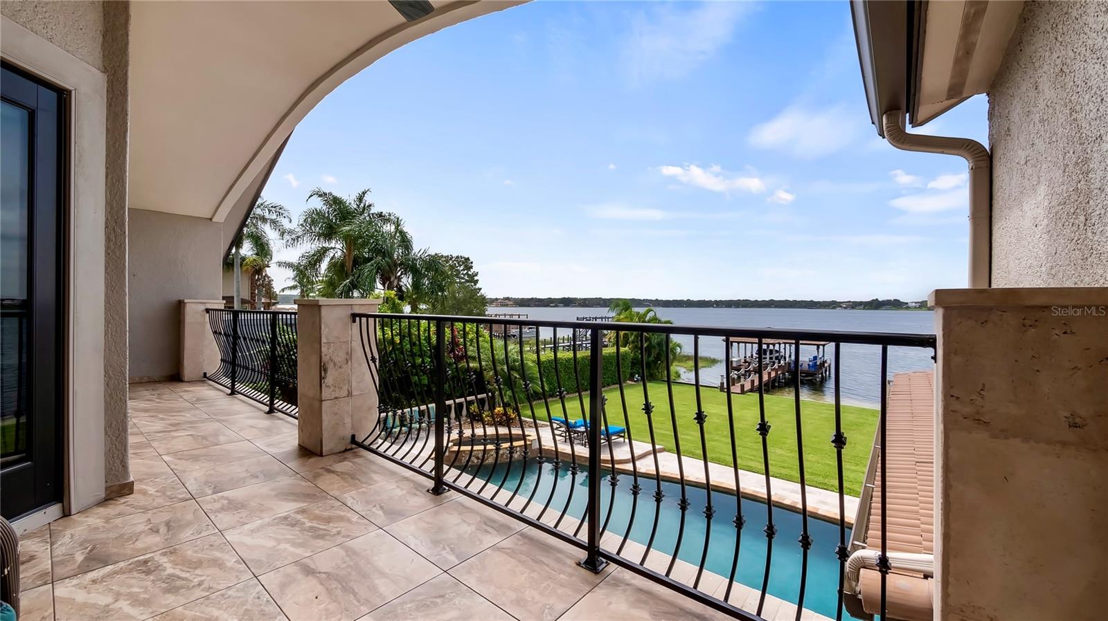 LAKE DOWN SHORES - Residential