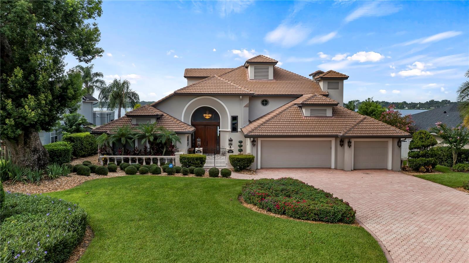 LAKE DOWN SHORES - Residential