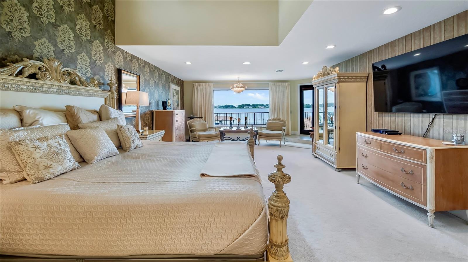 LAKE DOWN SHORES - Residential